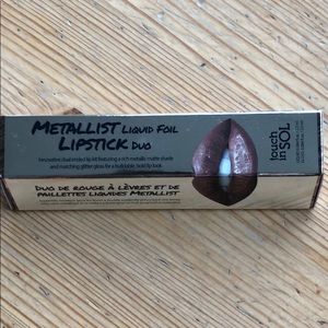 Touch in Sol Metallist liquid foil lipstick duo